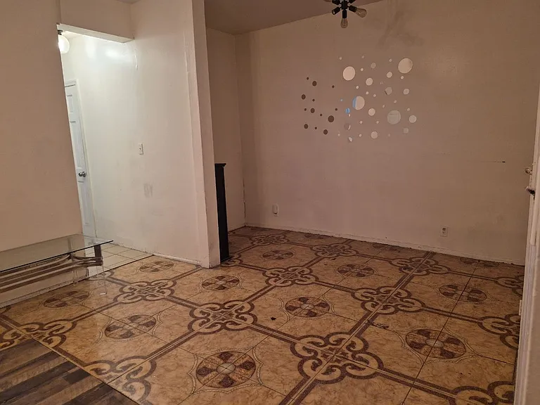 1706 Anthony Ave #1A — Photo 2