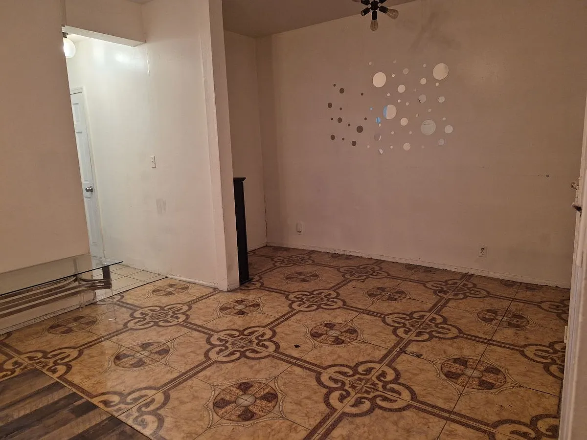 Building Photo - 1706 Anthony Ave #1A
