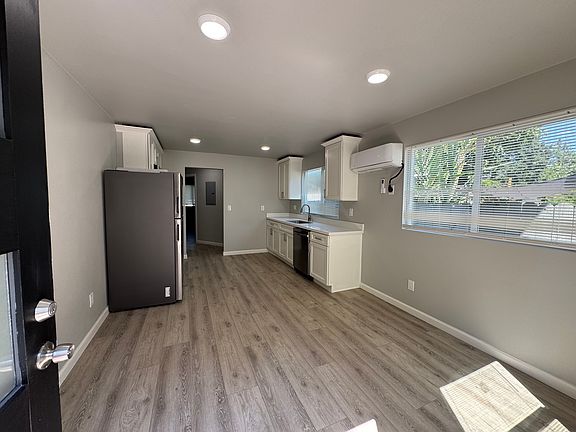 3rd image of 704 Fulton St #8