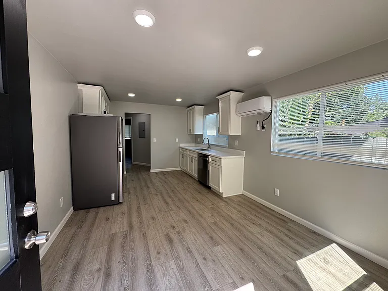 704 Fulton St #8 — Photo 3