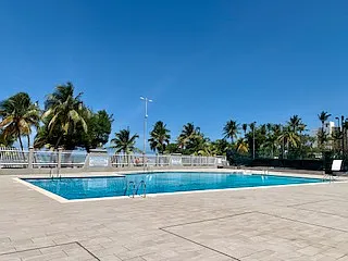 Cond Coral Beach Torre II Apt 1401 Ave Isla Verde — Photo 13