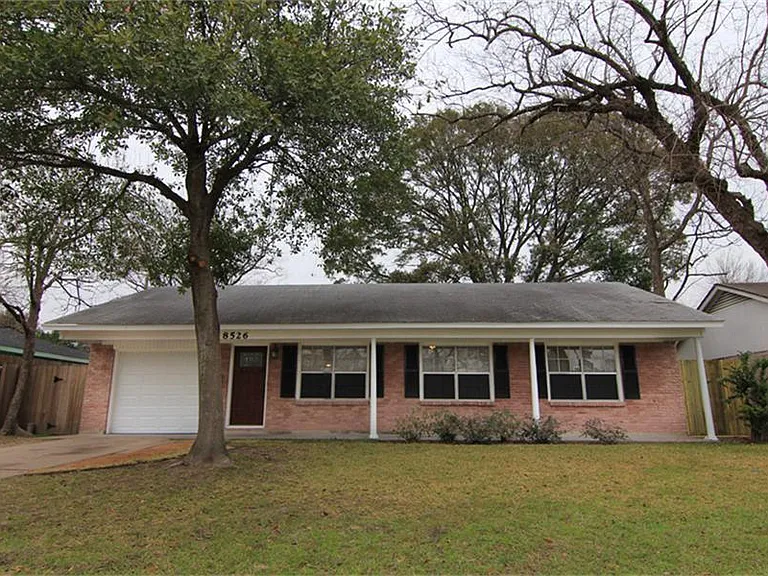 8526 Friendship Rd — Photo 2