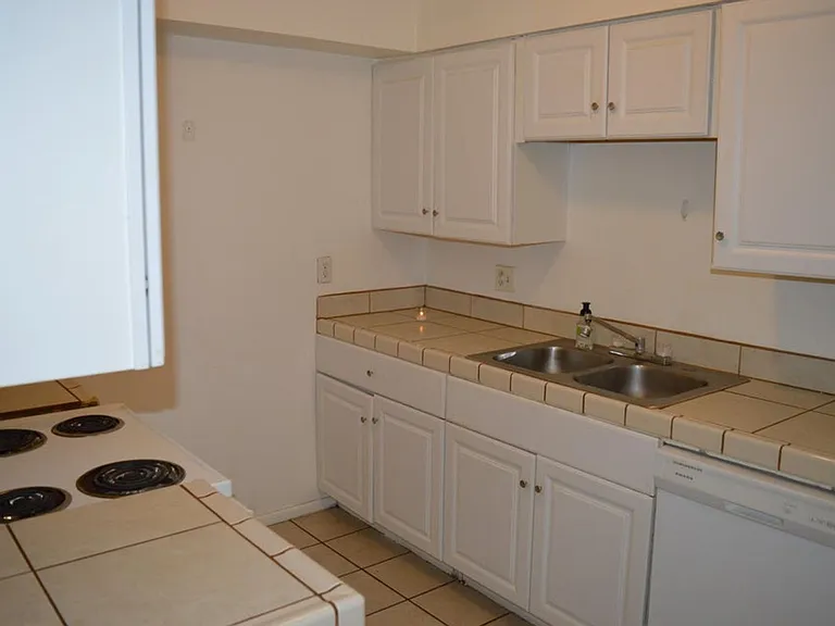 8401 Marquette Ave NE — Photo 1