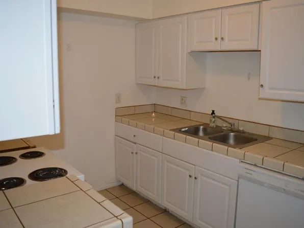 8401 Marquette Ave NE, 8401 Marquette Ave NE APT D, Albuquerque, NM 87108