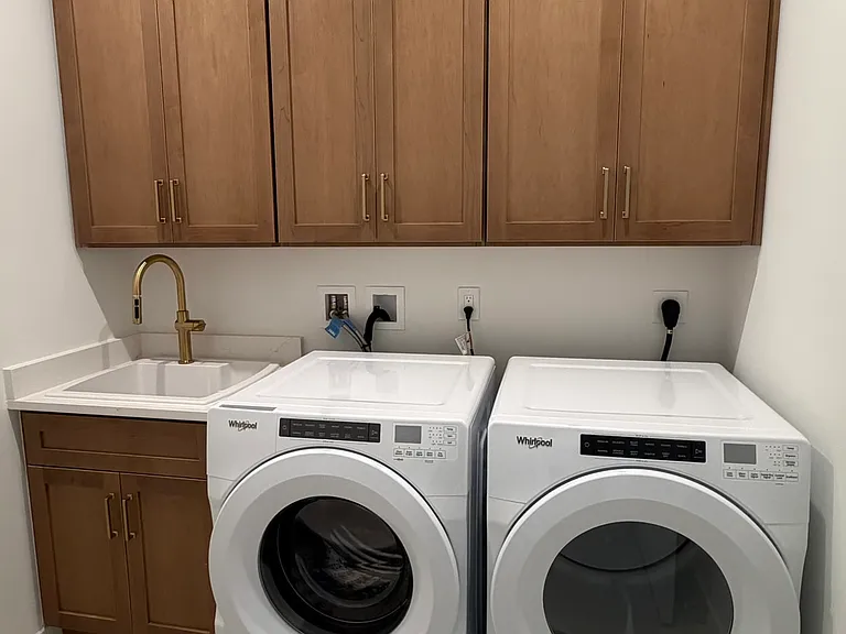 22133 Midmoore Dr — Photo 9