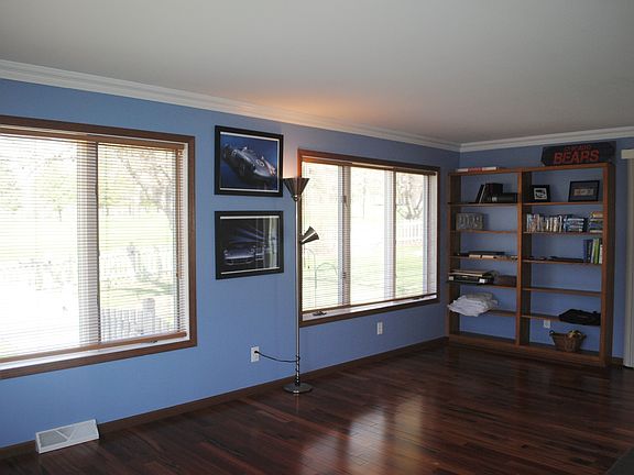 5th image of W1194 Illinois Ave