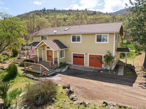 6126 Little Creek Rd, Yreka, CA 96097