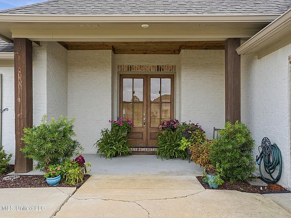 2nd image of 512 Carrington Dr