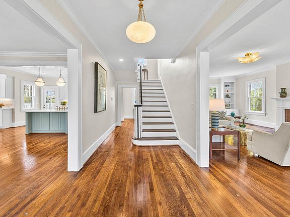 4th image of 100 Overbrook Cir