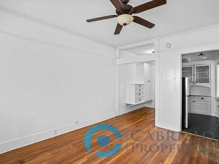 Casa Blanca Apartments — Photo 34