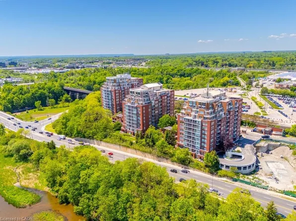 50 Old Mill Rd #706, Oakville, ON L6J 7W1