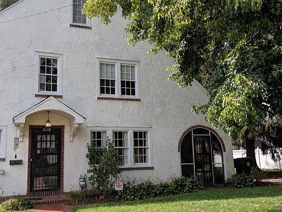 3rd image of 2119 Waller St