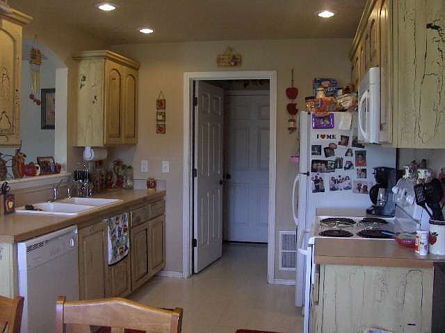 2nd image of 15 Sugar Ave