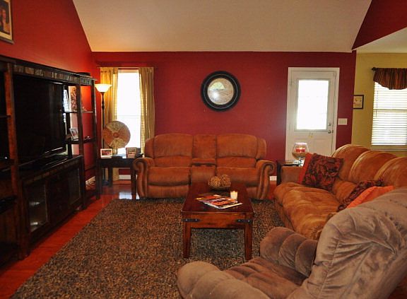 3rd image of 214 Brentwood Dr