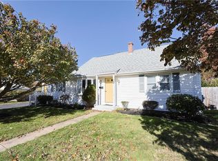 3 Grant St, Warwick, RI 02886