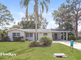 75 Lakeview Ln, Englewood, FL 34223