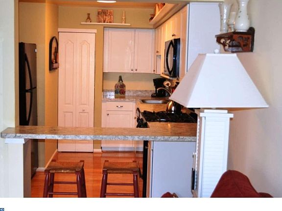 5th image of 87 Knoll Dr