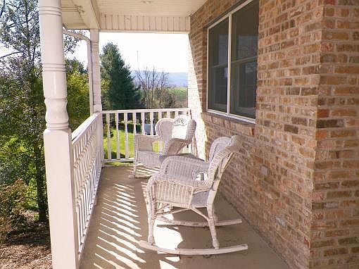 3rd image of 355 Scenic View Cir