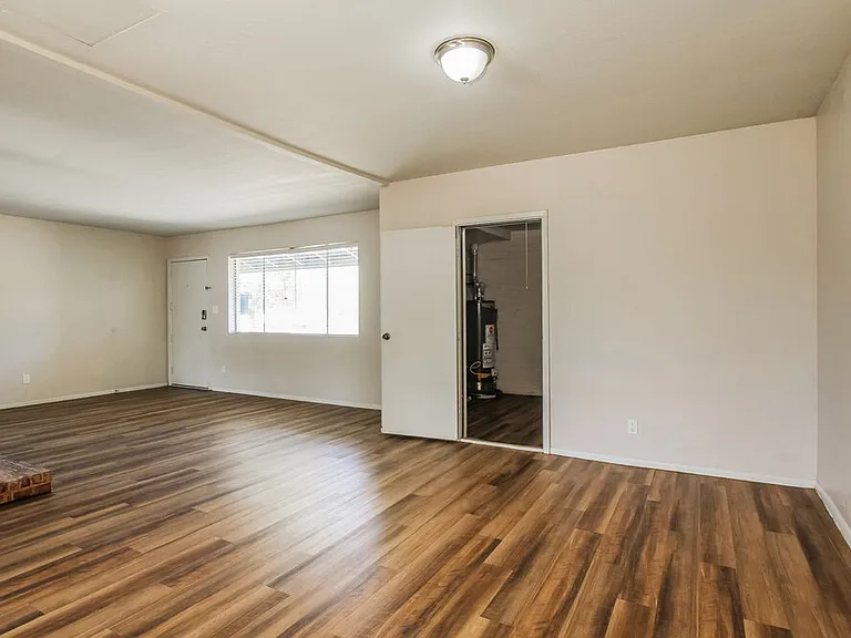8037 E Oak St — Photo 4
