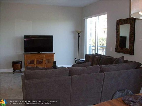 4th image of 2631 NE 14th Ave APT 318