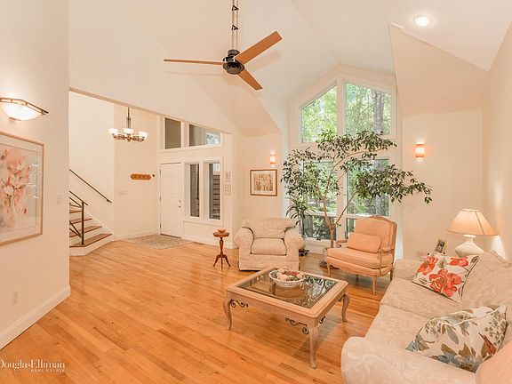 5th image of 21 Lakeview Ct