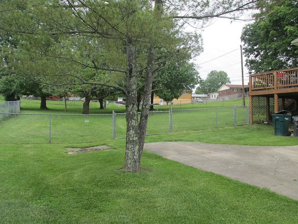 2nd image of 106 Eastern Hills Dr