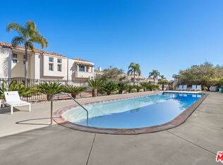 6435 Zumirez Dr APT 10, Malibu, CA 90265