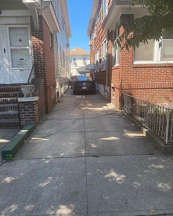 2nd image of 1918 E 18th St