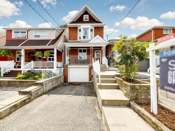 105 Barker Ave, Toronto, ON M4C 2N8
