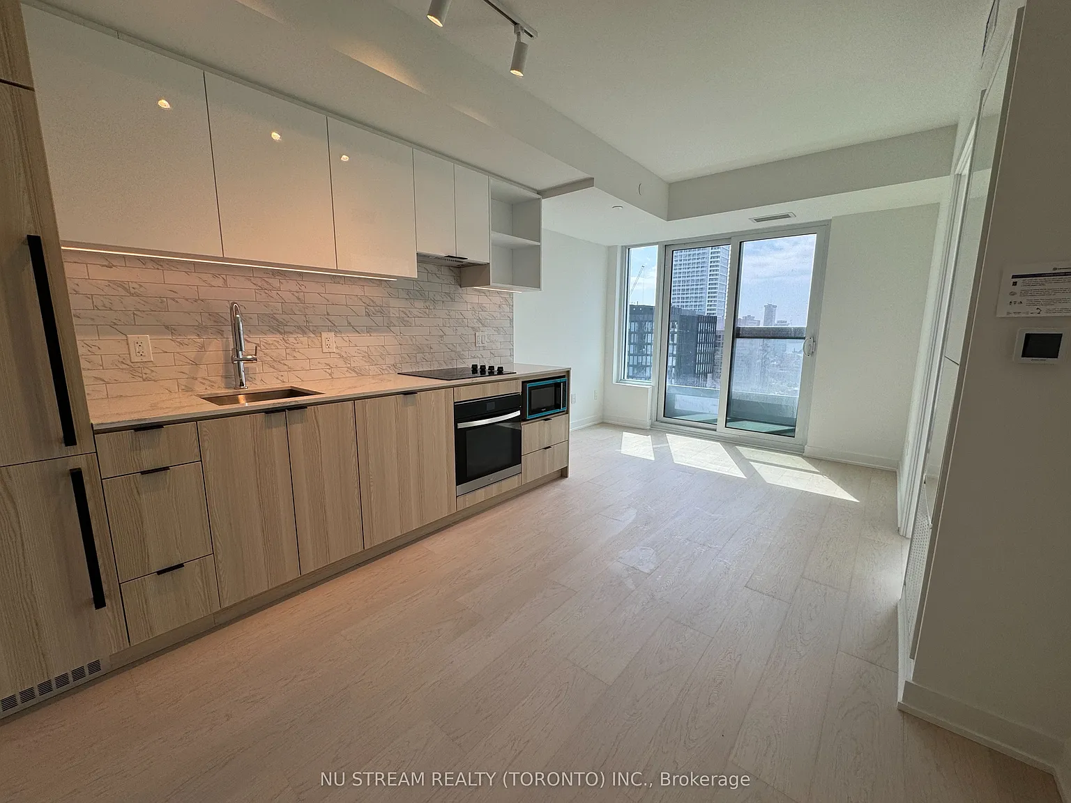 2 bed, $2,450 — Photo 2