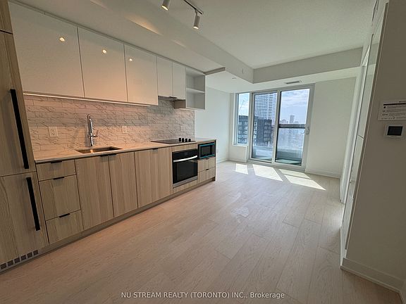 3rd image of 252 Church St #2912