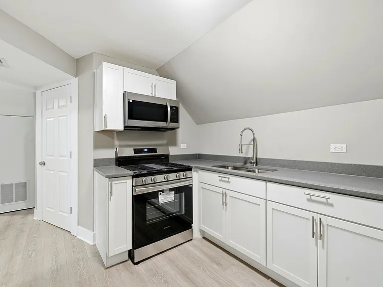 1217 N Harding Ave #2 — Photo 12