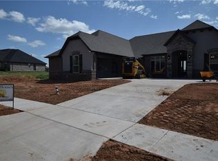 1207 Prestwick Ct, Granbury, TX 76048