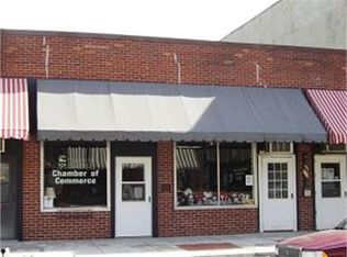 1224 2nd St, Perry, IA 50220