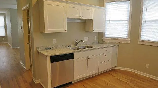 1007 E North Ave #1 — Photo 2