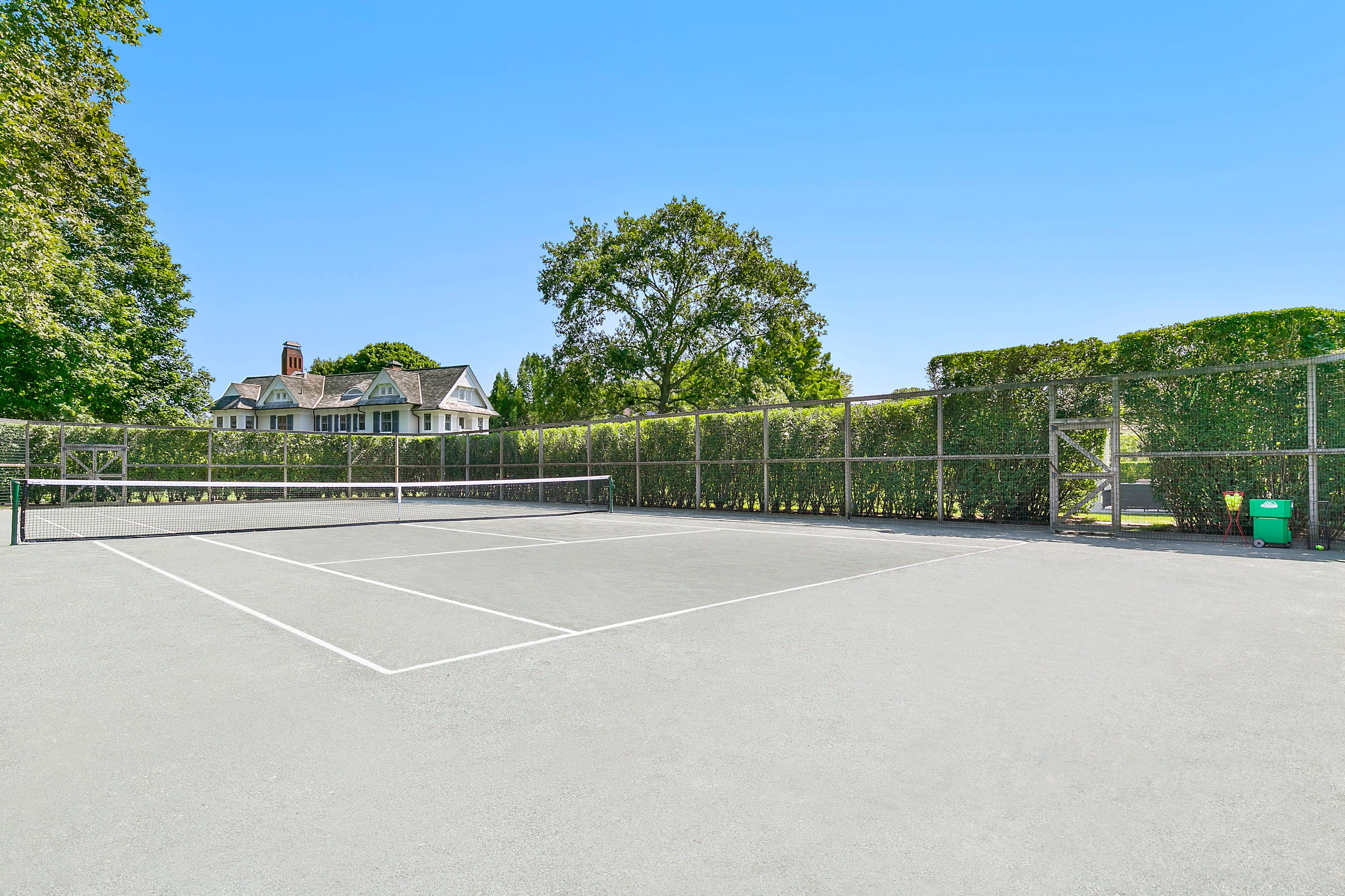 72 Quogue St, Quogue, NY 11959 Out East