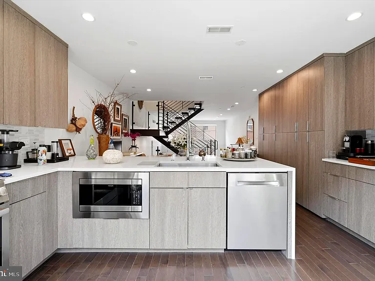 1341 S Garnet St — Photo 15