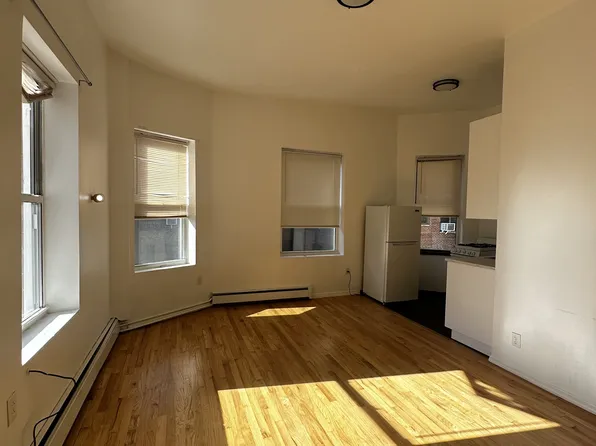 867 Riverside Drive image 1 of 4