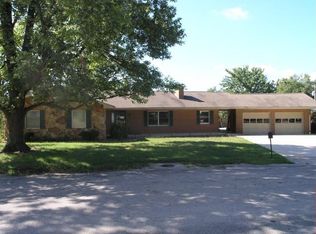 406 Sycamore Dr, Waterloo, IL 62298