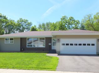 1212 6th Ave N, Windom, MN 56101