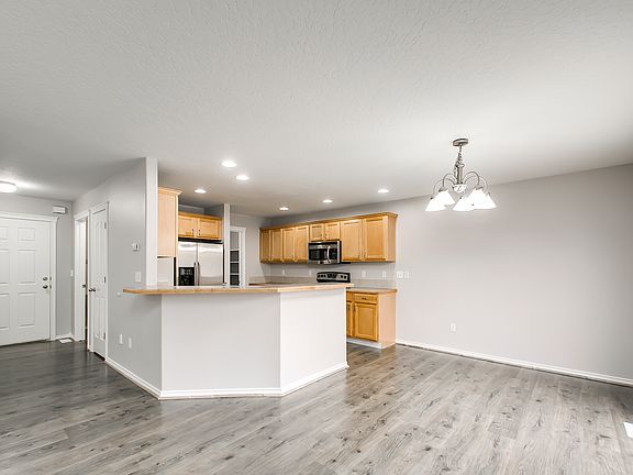 Kitchen & dining
