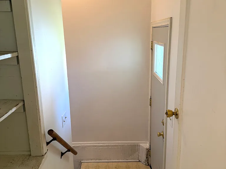 1415 E Thurston Ave — Photo 13