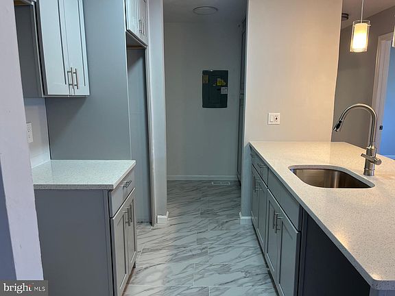 2nd image of 1701 Woodhollow Dr