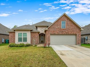 66 Pepper Creek Dr, Sulphur, LA 70663