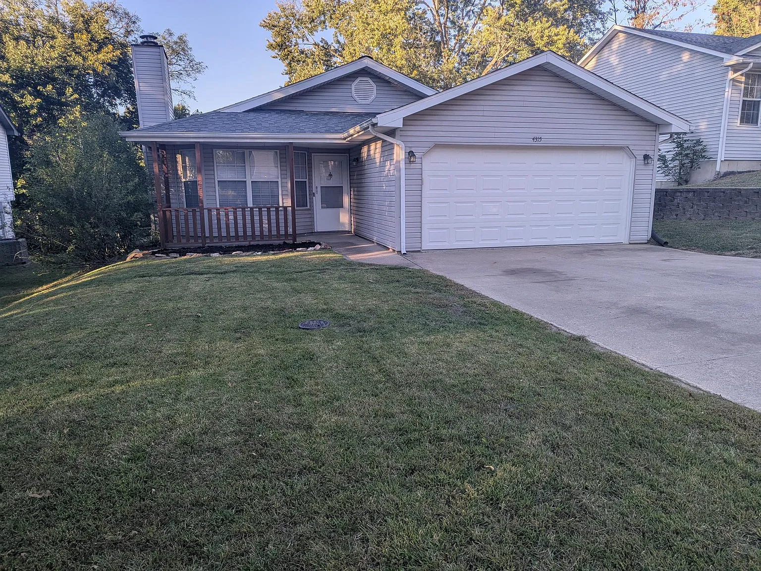 3 bed, 1200 sqft, $1,650 — Photo 1