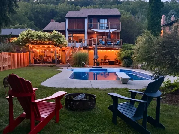 17 McKay Ct, Hamilton, ON L9H 6P1