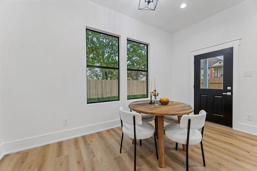 3 bed, 2.5 bath, 1631 sqft, $2,000 — Photo 4