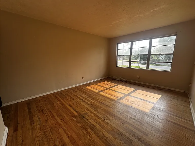 1205 S Logan St #2 — Photo 2