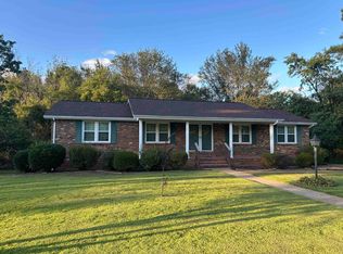 325 Cambridge Dr, Florence, AL 35633