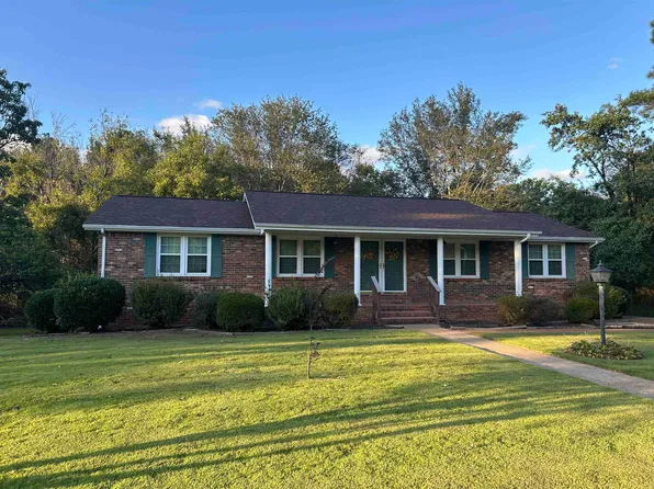 325 Cambridge Dr, Florence, AL 35633